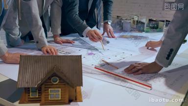 建筑师们一起讨论建筑模型实拍素材