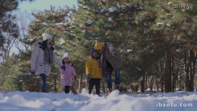 快乐家庭雪景童年影视可爱的短片