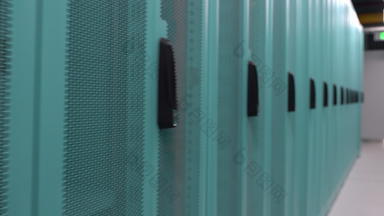 数据中心机房器材箱网络机柜高清实拍