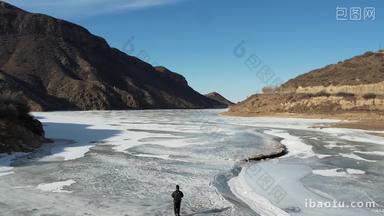 航拍结冰的河流旅游目的地视频素材
