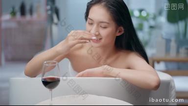 年轻女人SPA盆浴休闲活动视频素材