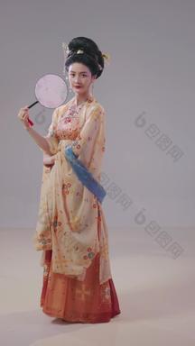 古装美女传统服饰户内戏剧表演表演实拍素材