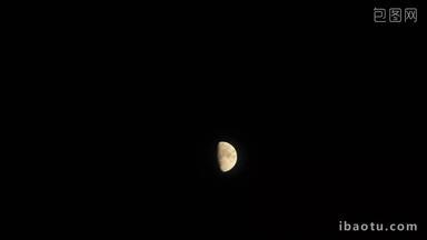 夜晚盈凸月半月实拍4k
