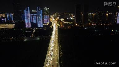 航拍湖北武汉<strong>车水马龙</strong>的交通夜景