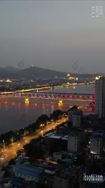 航拍湖北<strong>襄阳</strong>汉江大桥夜景