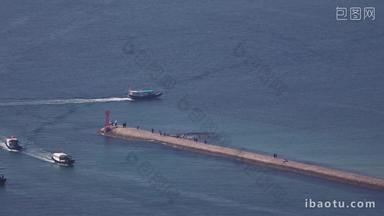 双月湾旅游海水海浪沙滩港湾船只实拍4k