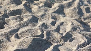 阳光下的<strong>沙滩</strong>沙子空镜实拍4k