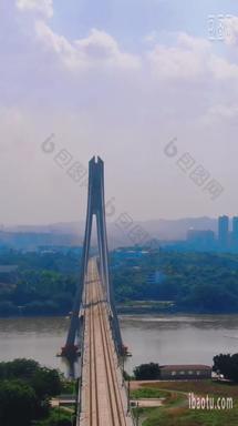 航拍江西赣州特大桥交通竖屏视频