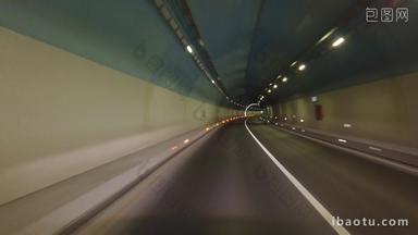 穿越高速公路隧道