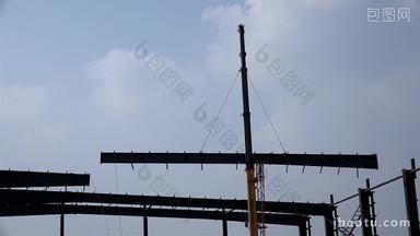 钢结构施工槽钢厂房吊装