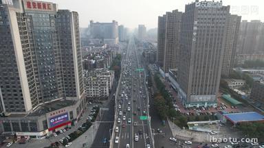 城市拥堵交通车辆行驶<strong>长沙</strong>万家丽高架桥航拍