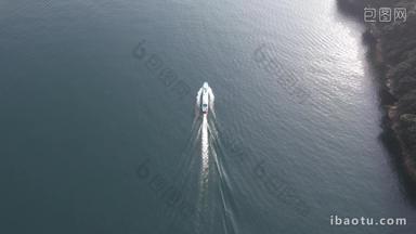 湖南郴州东江湖行驶的船只航拍