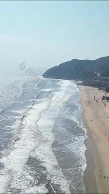 航拍广东阳江保利海陵岛沙滩竖版视频
