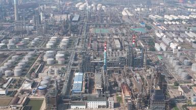 大型工业生产工厂中国石化茂名航拍