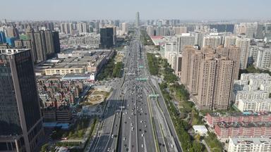 河南郑州中原大道交通车辆行驶拥堵航拍