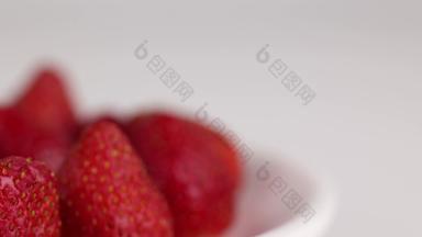 新鲜<strong>草莓</strong>水果实拍4k