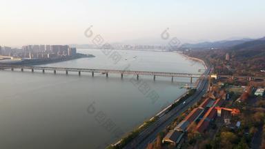 杭州钱塘江六和塔沿江钱江路航拍