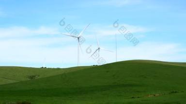 在字段中，一代风电场 (4k 的风力发电机组)