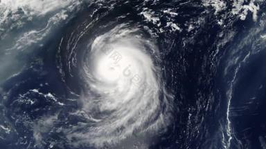 飓风在海洋中从卫星上旋转。大台风的眼睛。海洋中的飓风。飓风风暴, 龙卷风, 卫星视图