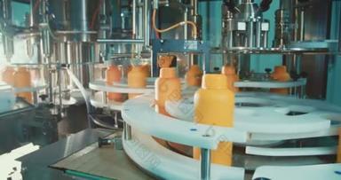 自动化化工瓶生产线中的机器