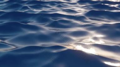 明亮的蓝色海浪在<strong>运动</strong>中.新鲜的饮用水，彩色视频。环境问题的概念、<strong>缺乏</strong>饮用水、气候变化、全球变暖。无缝圈3D渲染