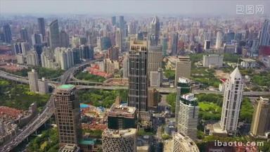 上海的日间<strong>交通</strong>。中国城市景观航空全景4k