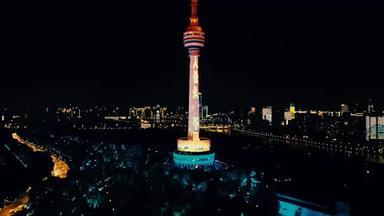 4K<strong>城市</strong>交通_武汉电视塔夜景地标建筑航拍