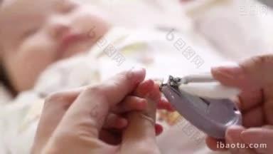 4K婴儿剪指甲