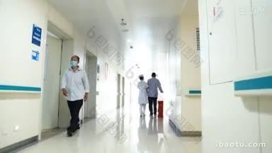4K医疗_ 一名护士搀扶病人在走廊背影跟随