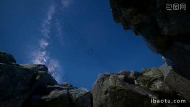 <strong>星光</strong>摄影在砂岩峡谷的墙壁上的星星轨迹