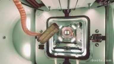 在国际<strong>空间站</strong>浮动的旧燃料罐