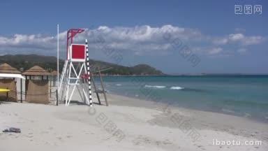 可以眺望海滩，有一座海滩幽浮塔，眺望蓝海