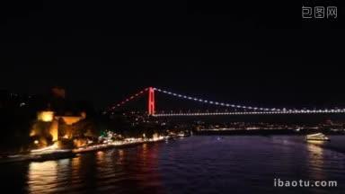 夜间从船上俯瞰伊斯坦布尔大桥的壮观景色