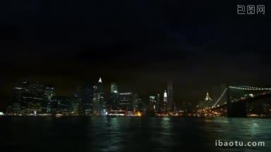 纽约市天际线南街海港在暴风雨天气夜晚的<strong>延时拍摄</strong>