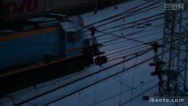 <strong>雪夜</strong>火车