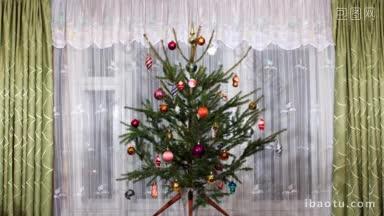 装饰圣诞树和夜间照明<strong>定格</strong>