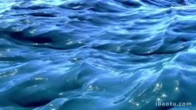 海洋可循环的蓝色水波纹和波浪与慢动作