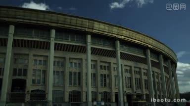 卢日尼基奥林匹克体育场位于沃罗比维戈里