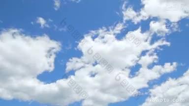 白色的棉花云在夏季延时视频背景