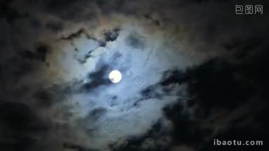 阴天<strong>夜晚</strong>可怕的满月非常详细的月球表面有山谷和环形山