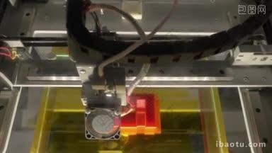 电子三维塑料打印机在实验室工作