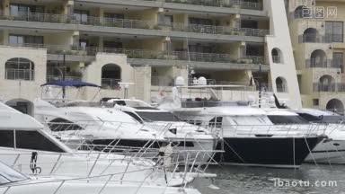 停泊在圣朱利安马耳他portomaso码头的超级游艇