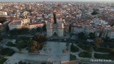 巴伦西亚的空中全景，古老的塞拉诺斯塔建立在历史城市地标之间