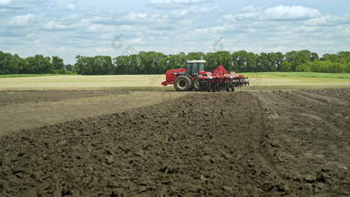 农村农业耕种土地农业机械农业拖拉机