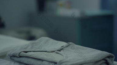 空病人床上睡衣衣服特写镜头现代医疗保健服务房间