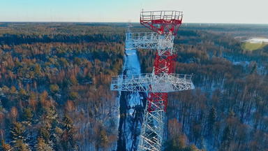 传输塔提升过程能源塔站能源行业