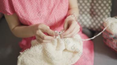 针织女人使羊毛<strong>衣服</strong>有<strong>创意</strong>的女人针织手