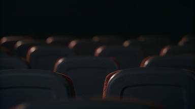 空舒适的座位电影<strong>剧院大厅</strong>空扶手椅
