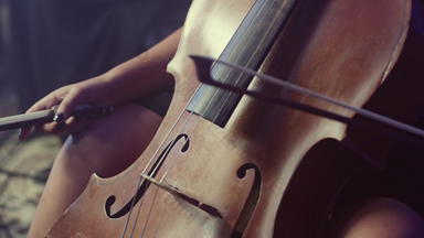 大提琴球员大提琴家玩violoncello<strong>经典音乐</strong>的仪器