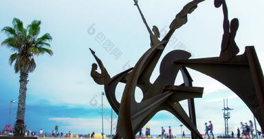 金属雕塑海滩巴塞罗那间隔拍摄艺术作品巴塞罗那海滩